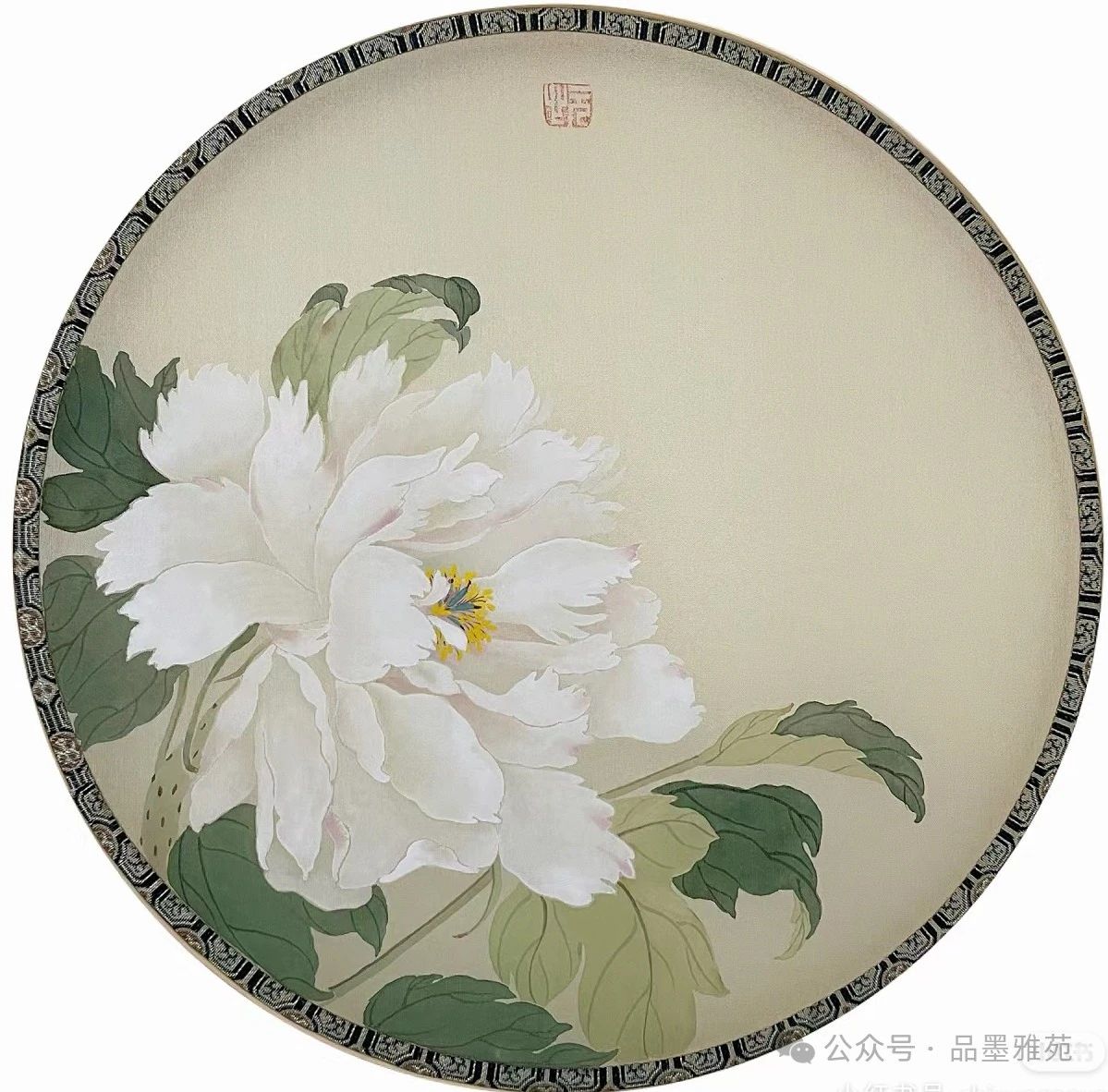 分享一组牡丹扇面~ 一眼惊艳!这朵牡丹花简直美到窒息!