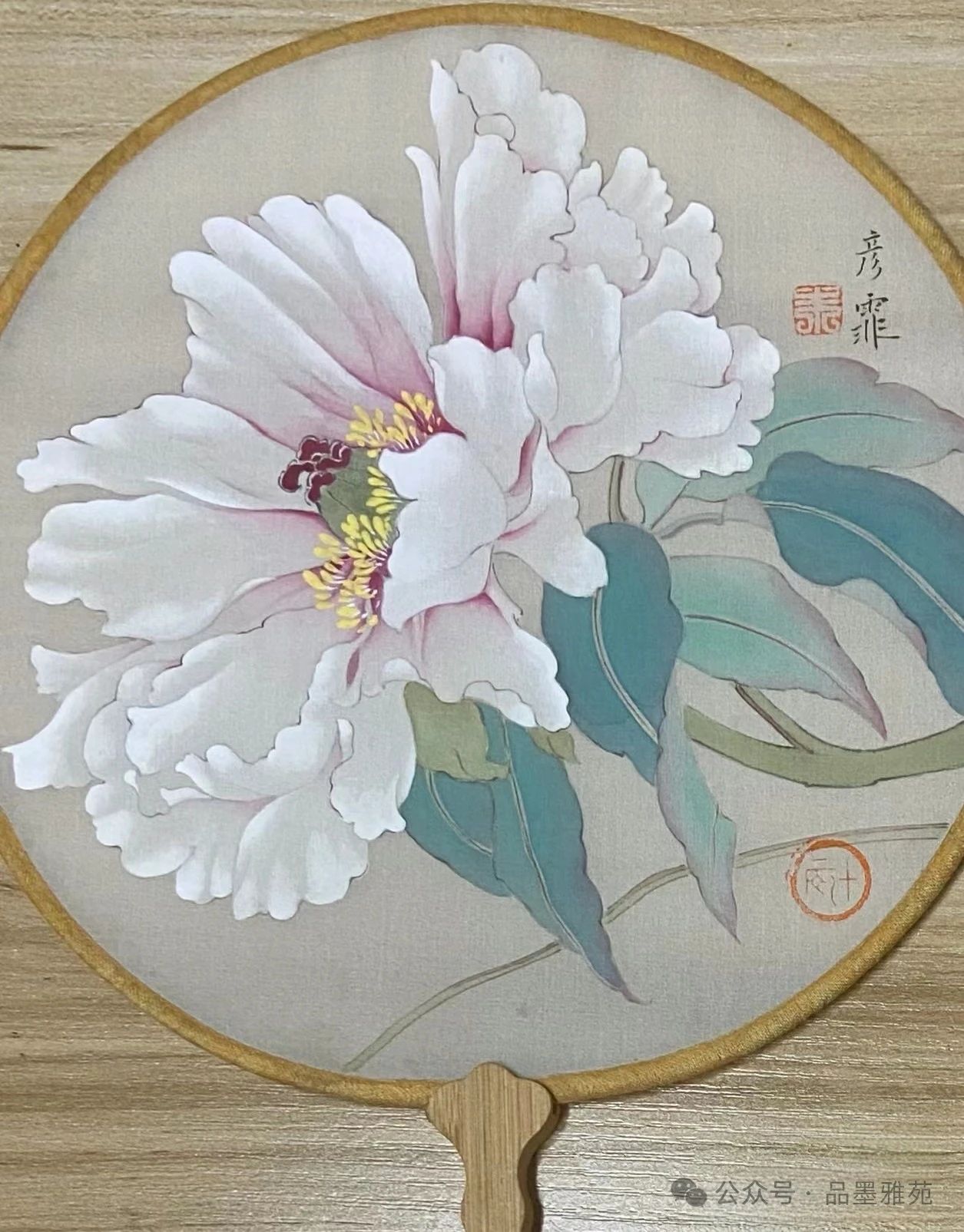 分享一组牡丹扇面~ 94一眼惊艳!这朵牡丹花简直美到窒息!