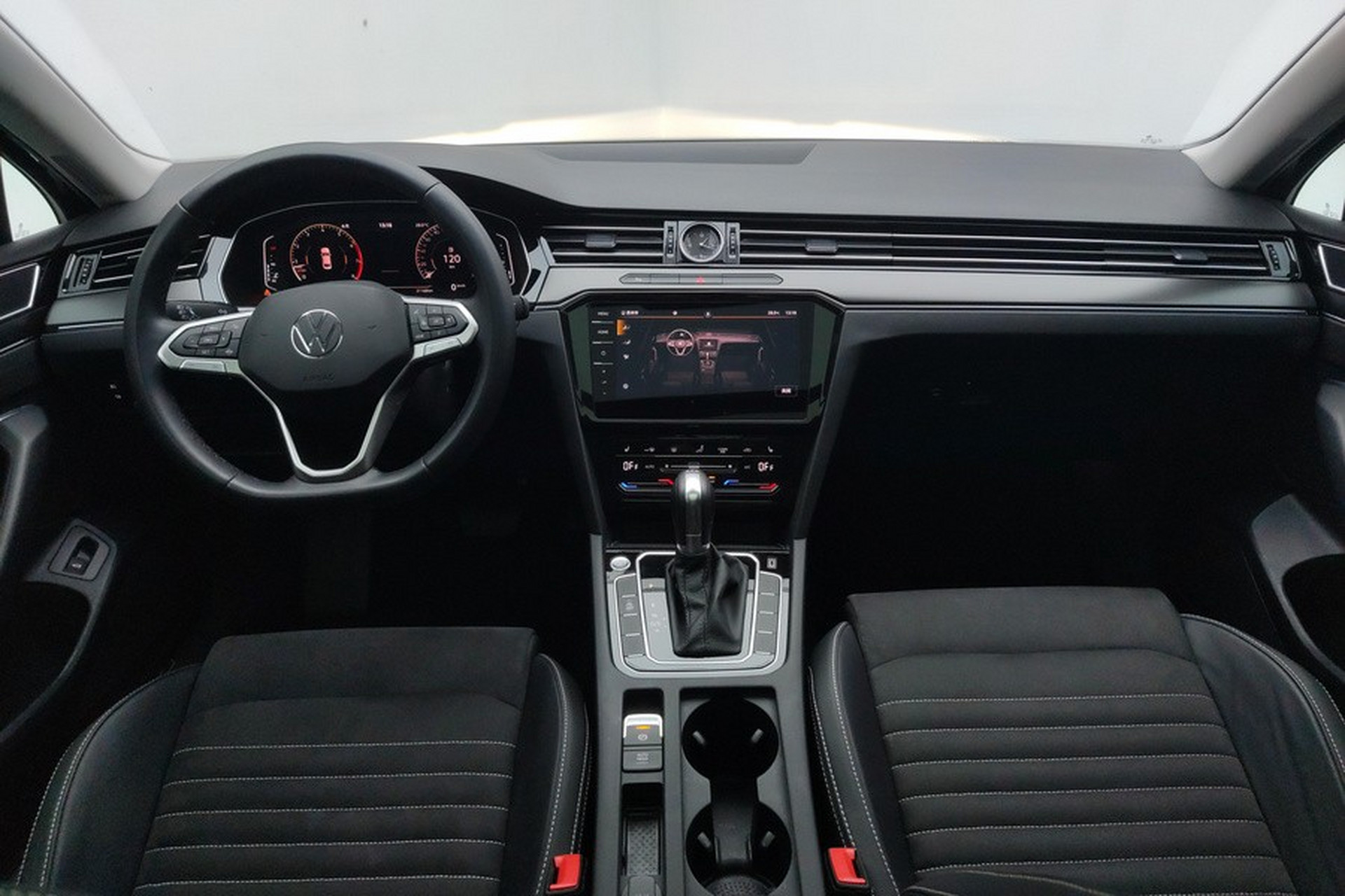 大众 大众迈腾 2021款 330tsi 30周年纪念型 2022年上牌 2.12万公里