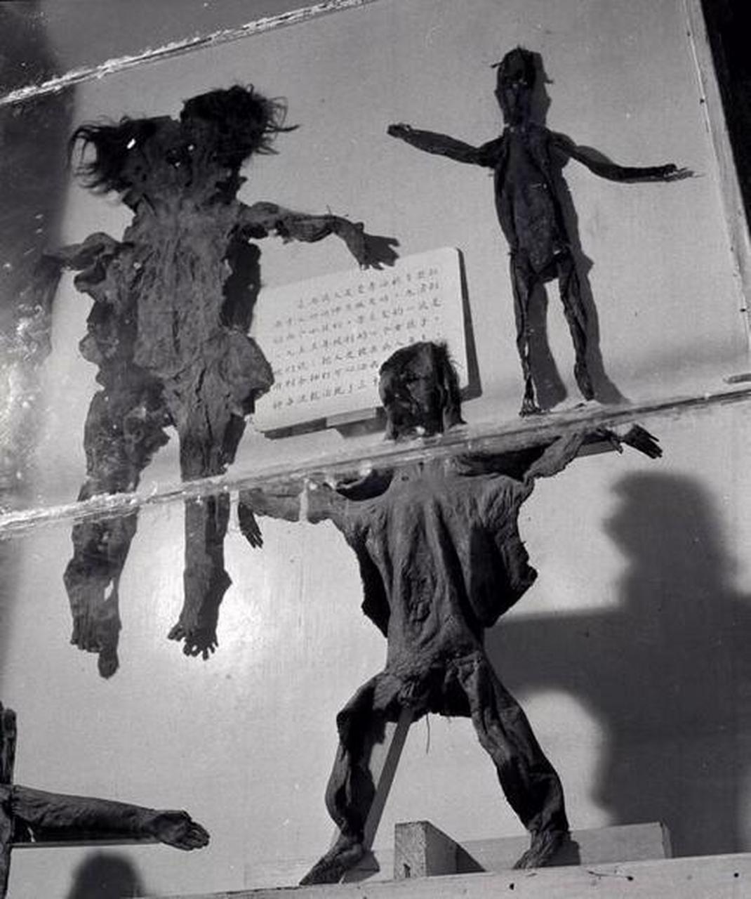 这两个所谓的"活佛"宣称:将人皮放在病人