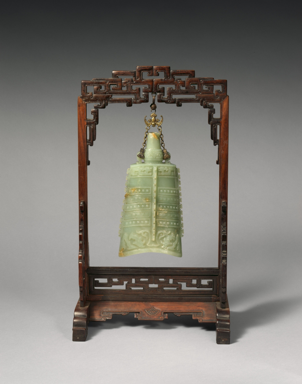 清中期仿古玉钟, 美国纽约大都会艺术博物馆藏