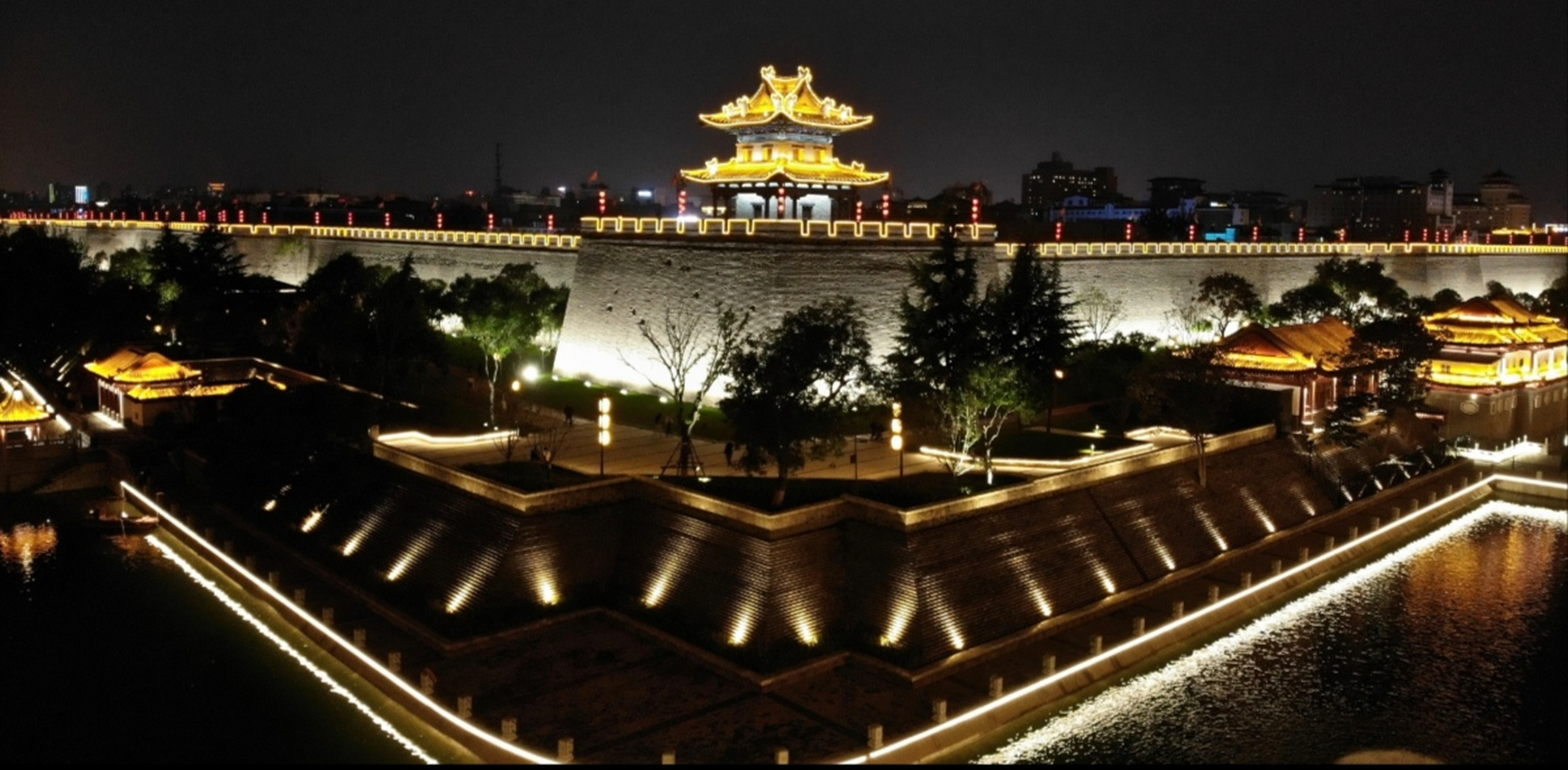 [心]西安的打卡景点[小红花]  [庆祝](1)秦始皇陵兵马俑:经典中的经典