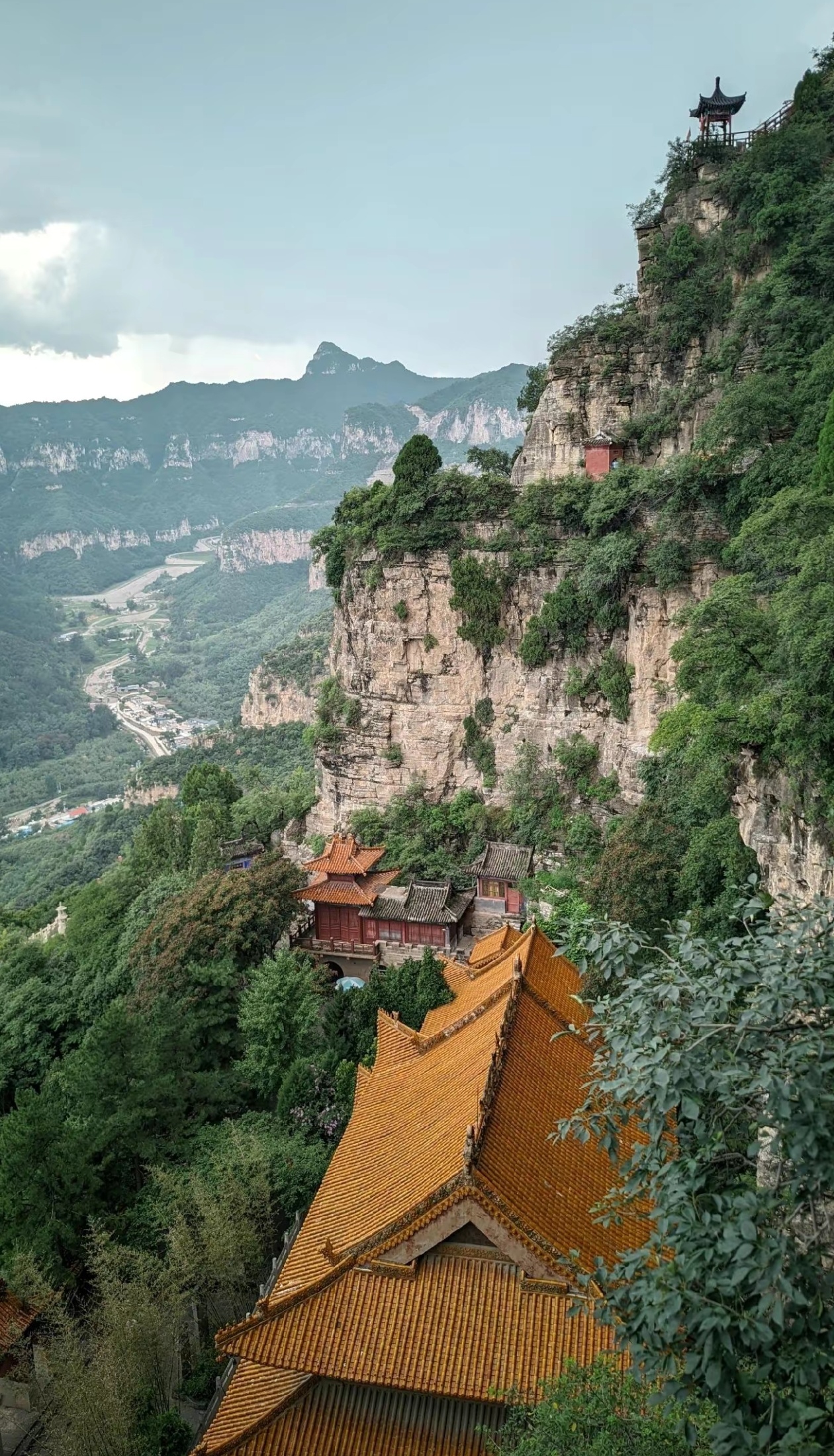 皇家园林一北方桂林天桂山                      天桂山位于河北省会