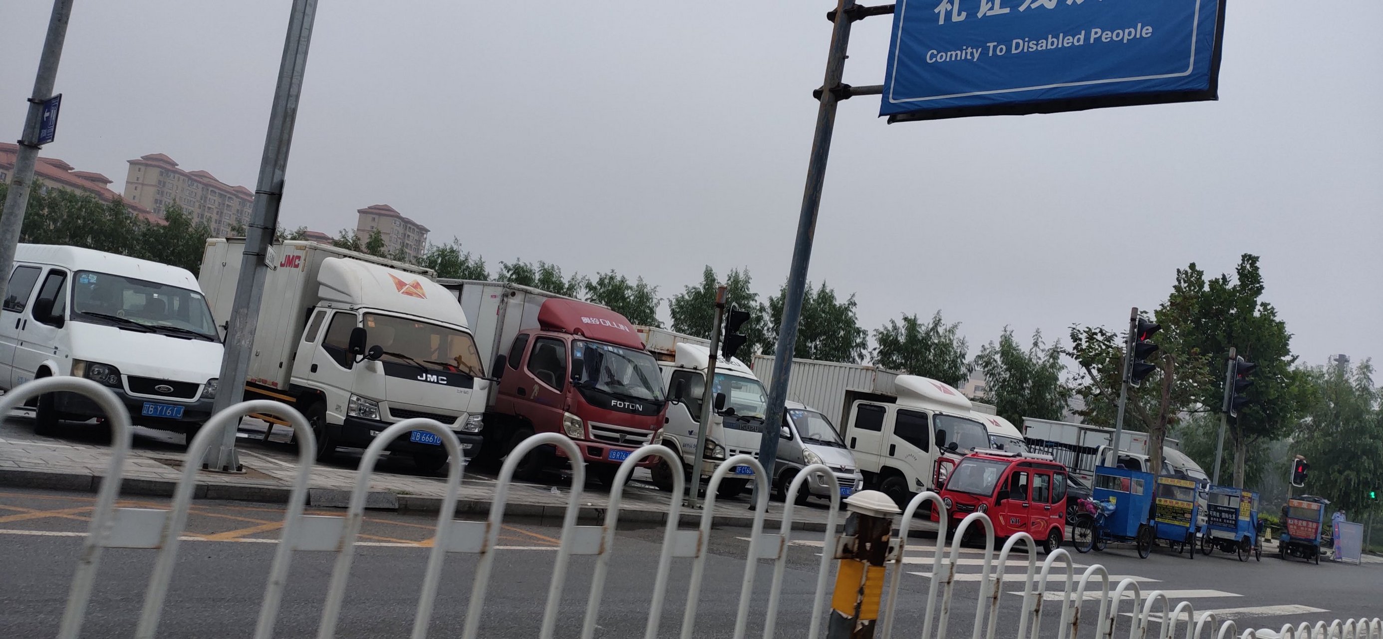 城市情报员# 无证电动车满街蹿,大连庄河市的一名出租车司机爆料:我