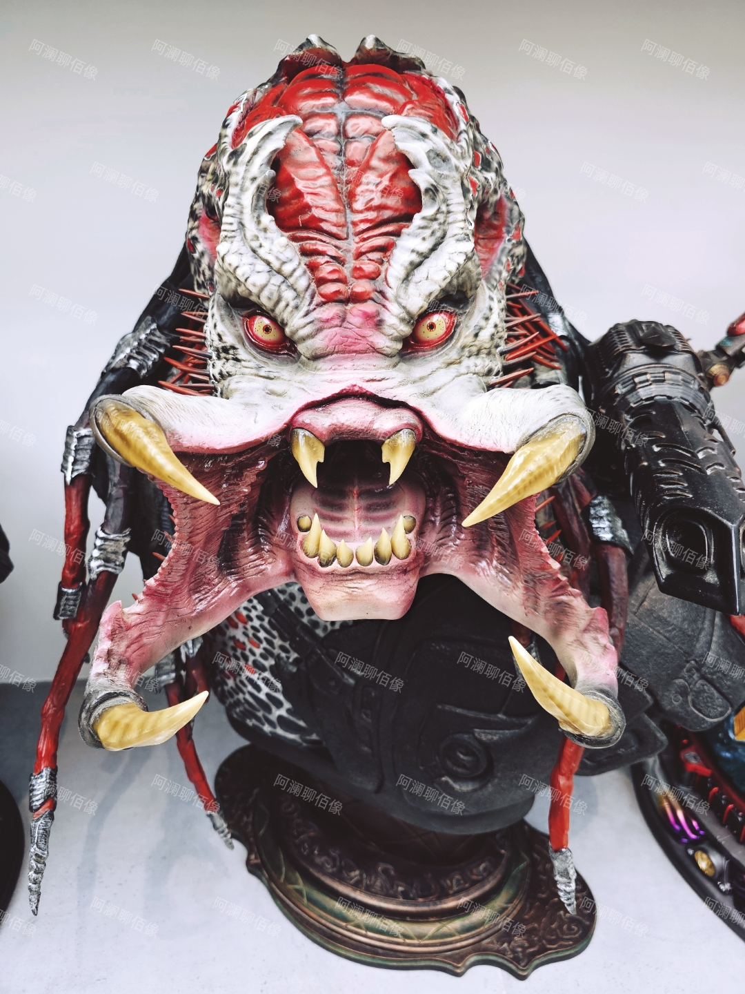 sideshow1/1狂战士狮面铁血战士胸像 铁血战士,也被称为yautja,是拥有