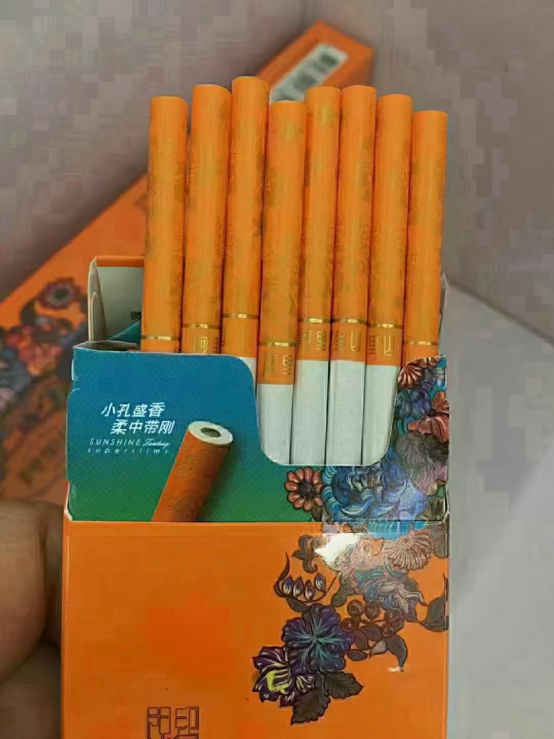 阿里山阳光印象 外观以花木喜鹊为主题,色采搭配清新雅致, 67小孔盛