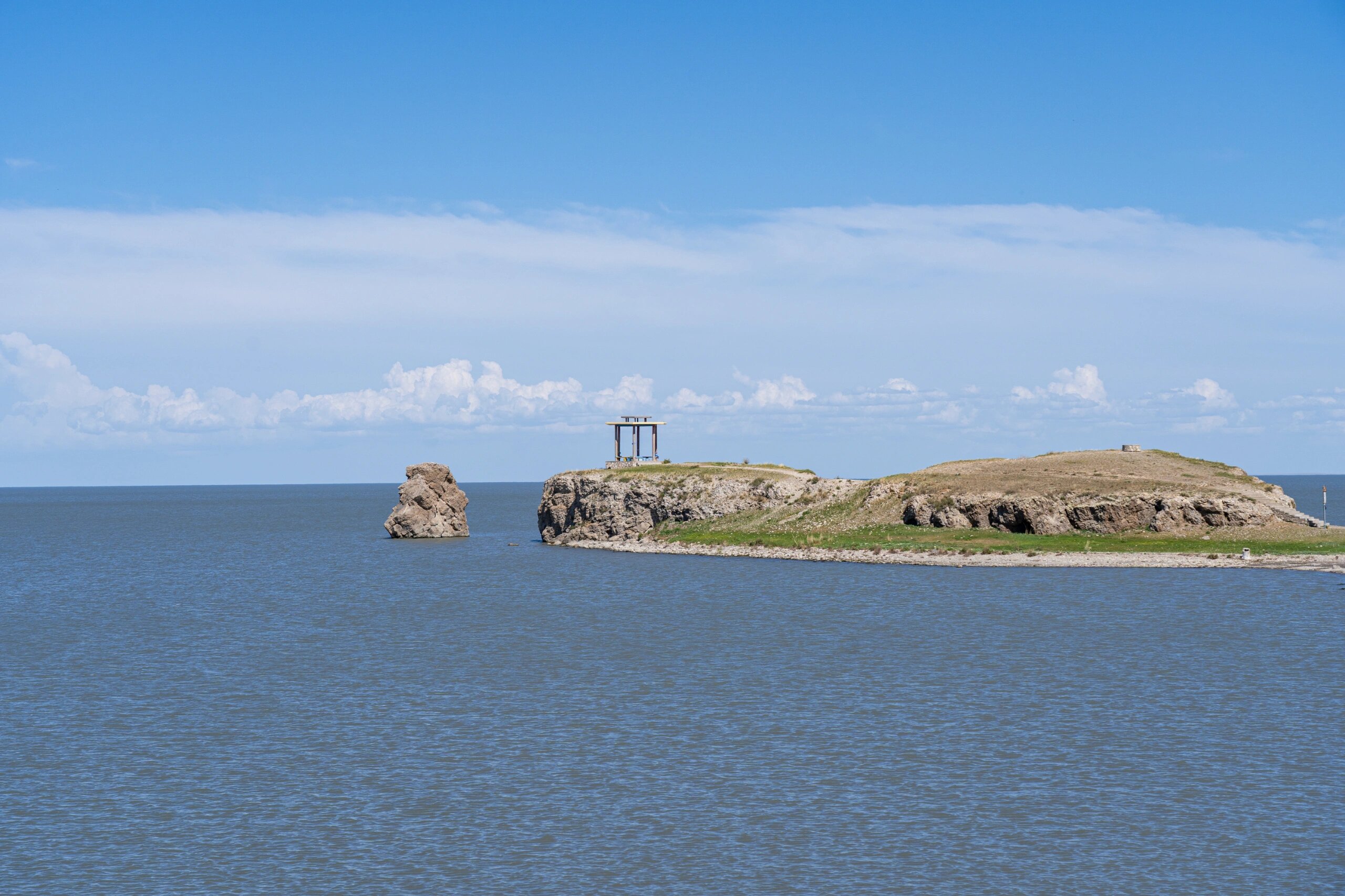 呼伦湖拴马桩|单车临北海,仿佛遇长鲸||| 8215满洲里南部的新巴尔