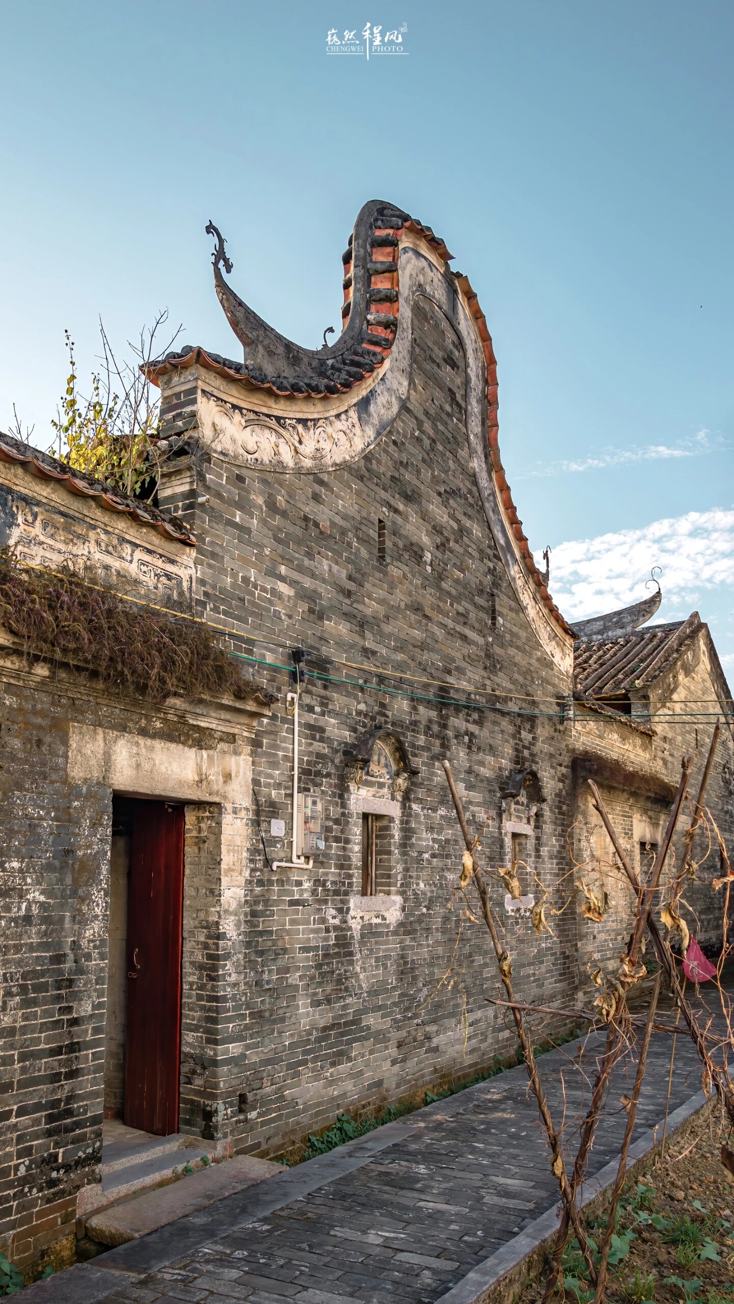 720年的历史,是粤北地区保存最完整,规模最大的传统民居建筑群之一