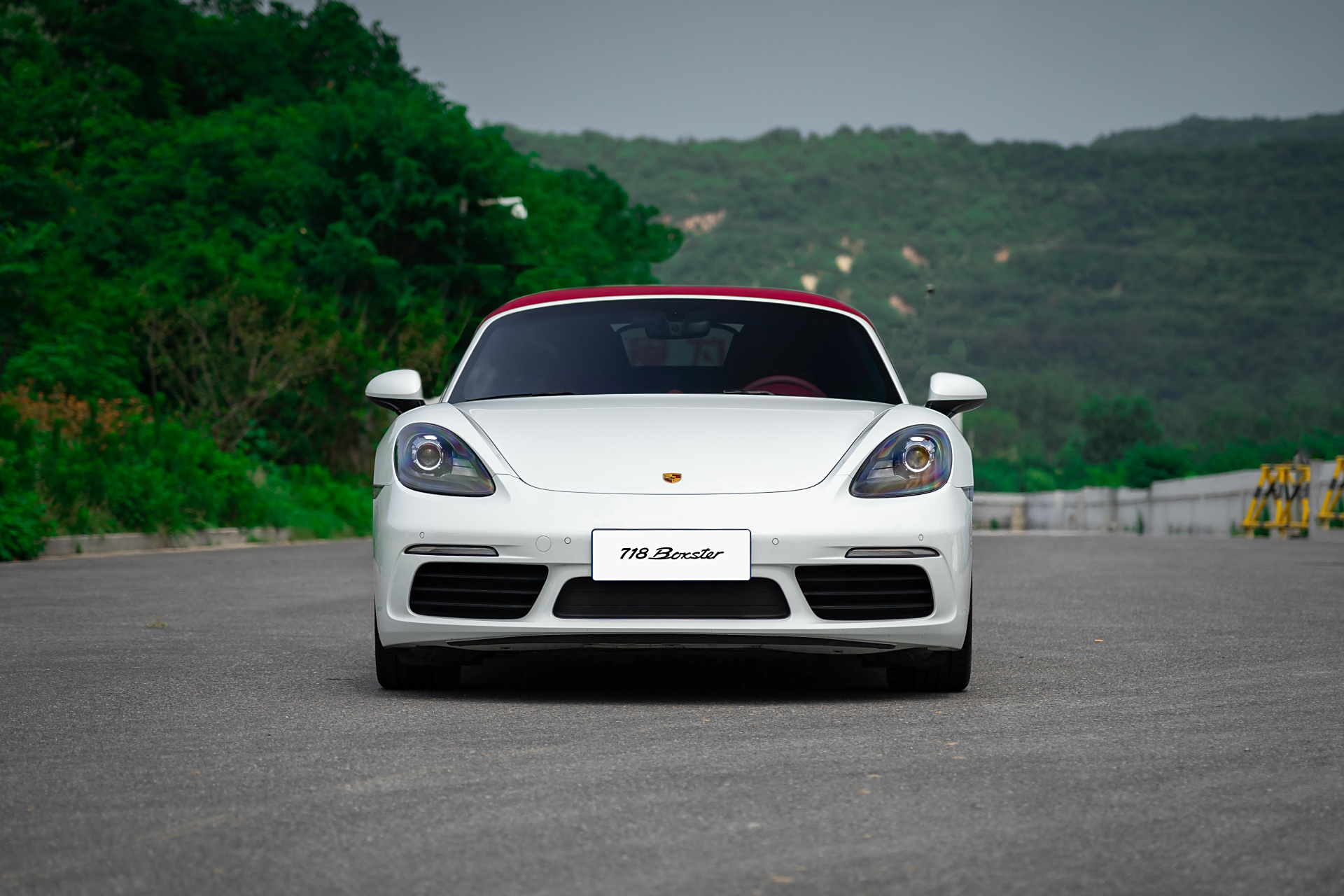 保时捷718[话题]#   【车辆名称】2022款 保时捷718 boxster 2.