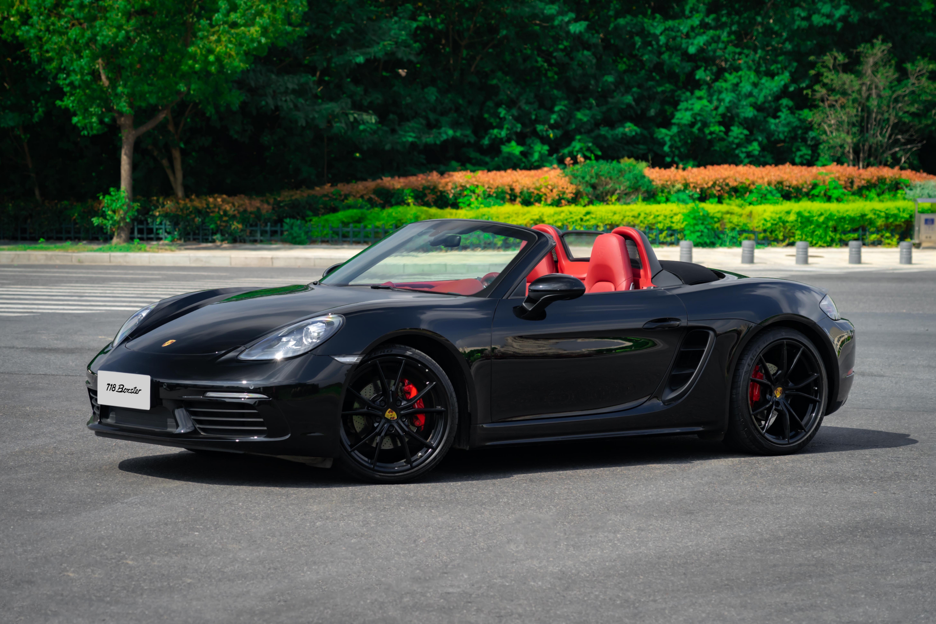 保时捷718[话题]#  【车辆名称】2018款 保时捷718 boxster 2.