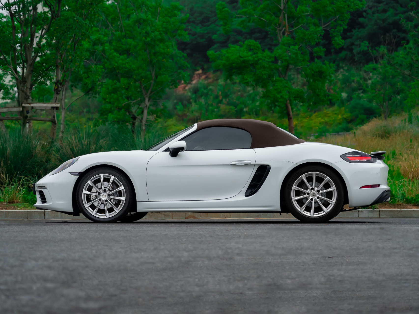 保时捷718[话题]#  【车辆名称】2017款 保时捷718 boxster 2.
