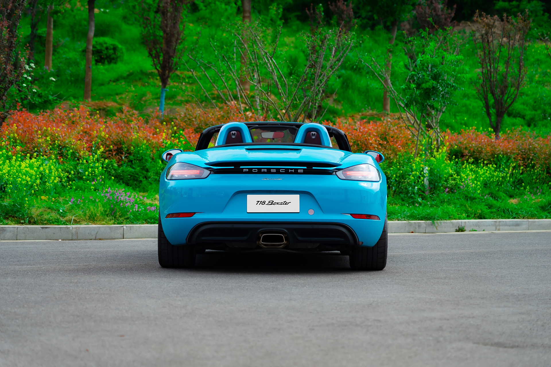 保时捷718[话题]#  【车辆名称】2018款 保时捷718 boxster 2.