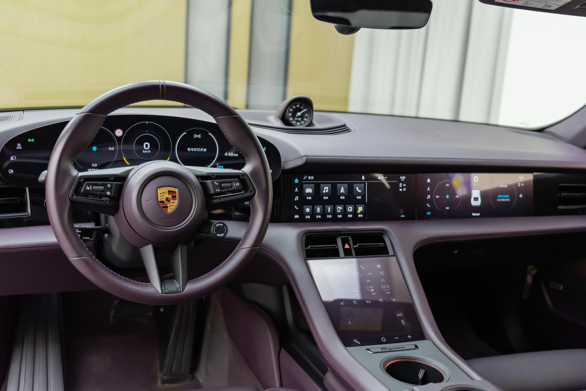 保时捷taycan[话题]#   【车辆名称】2022款 taycan 【上牌时间】