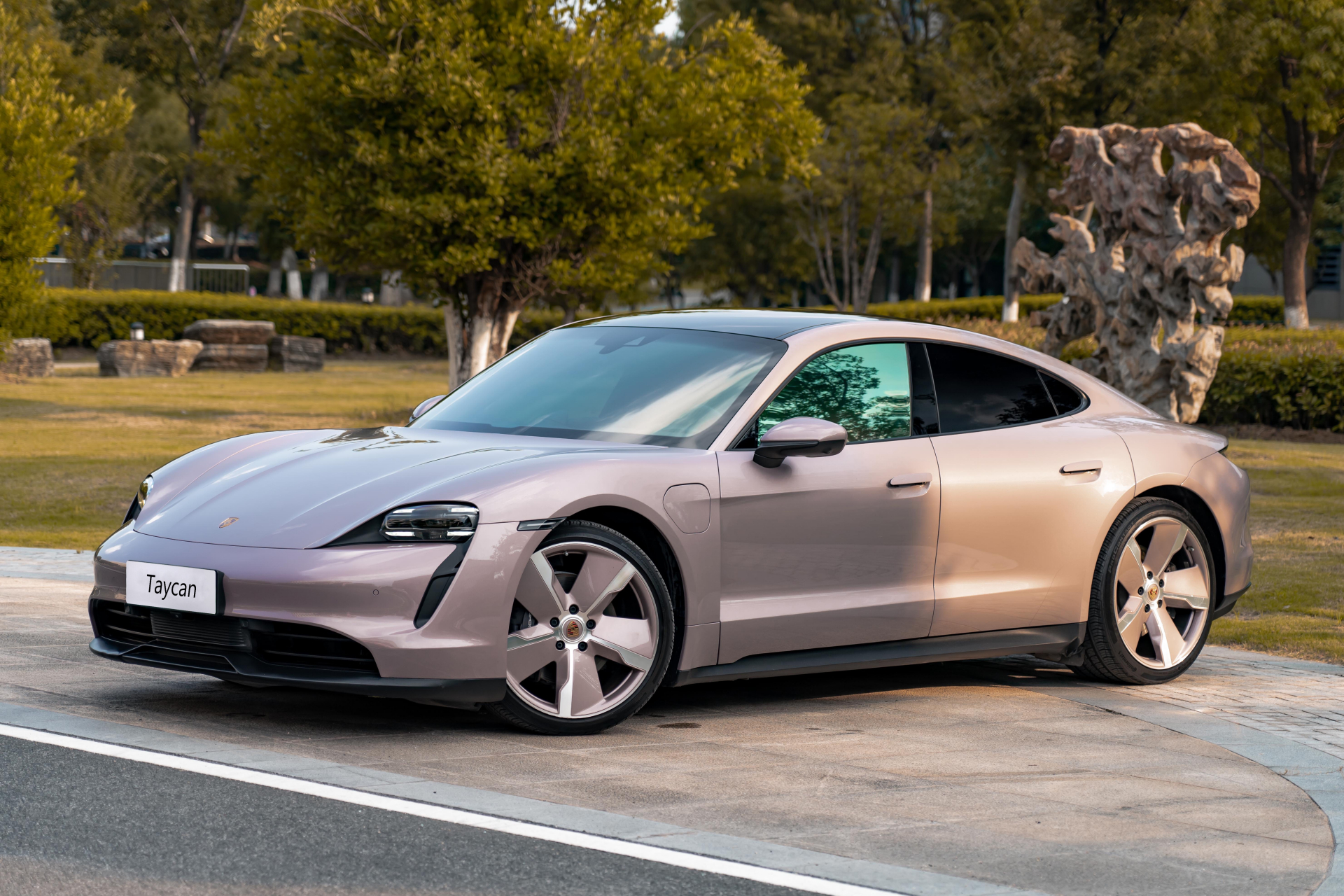 保时捷taycan[话题]#   【车辆名称】2022款 taycan 【上牌时间】