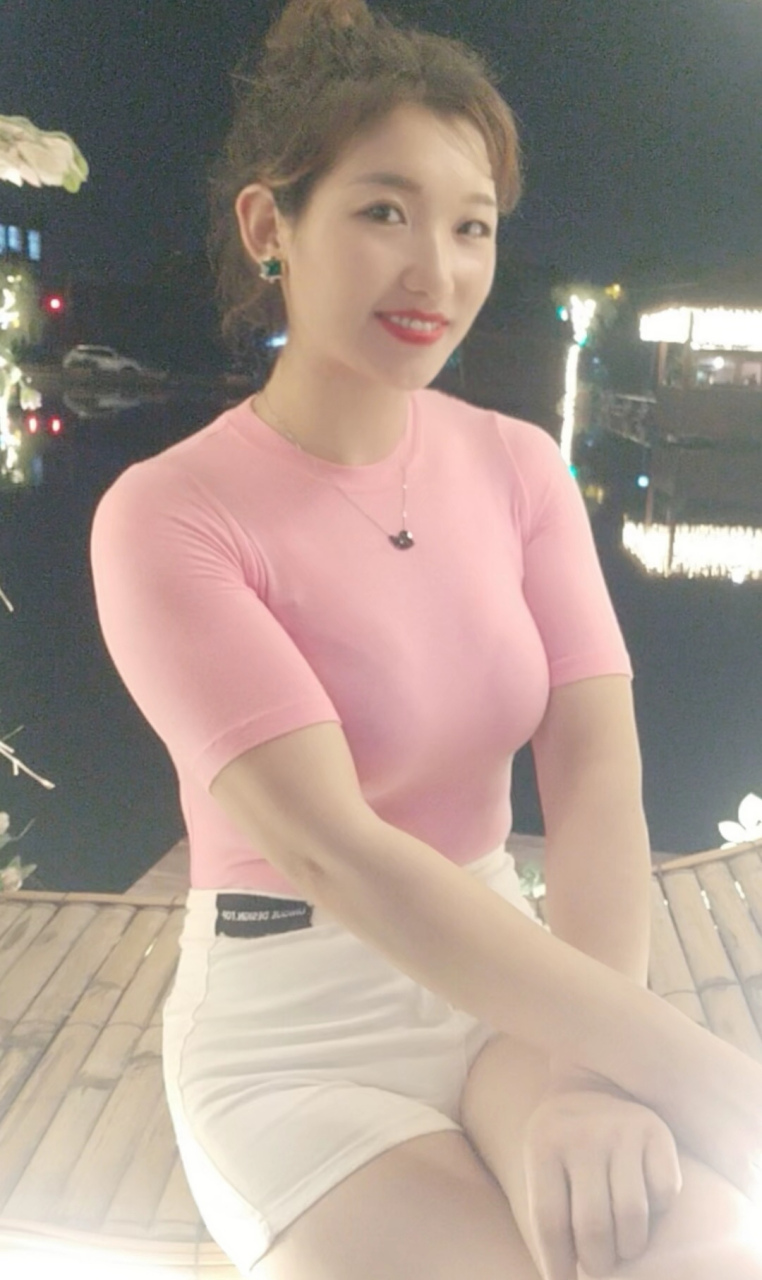 小妹今年芳龄32,至今未婚单身.如你有幸把我娶,保你幸福旺全家.2023.