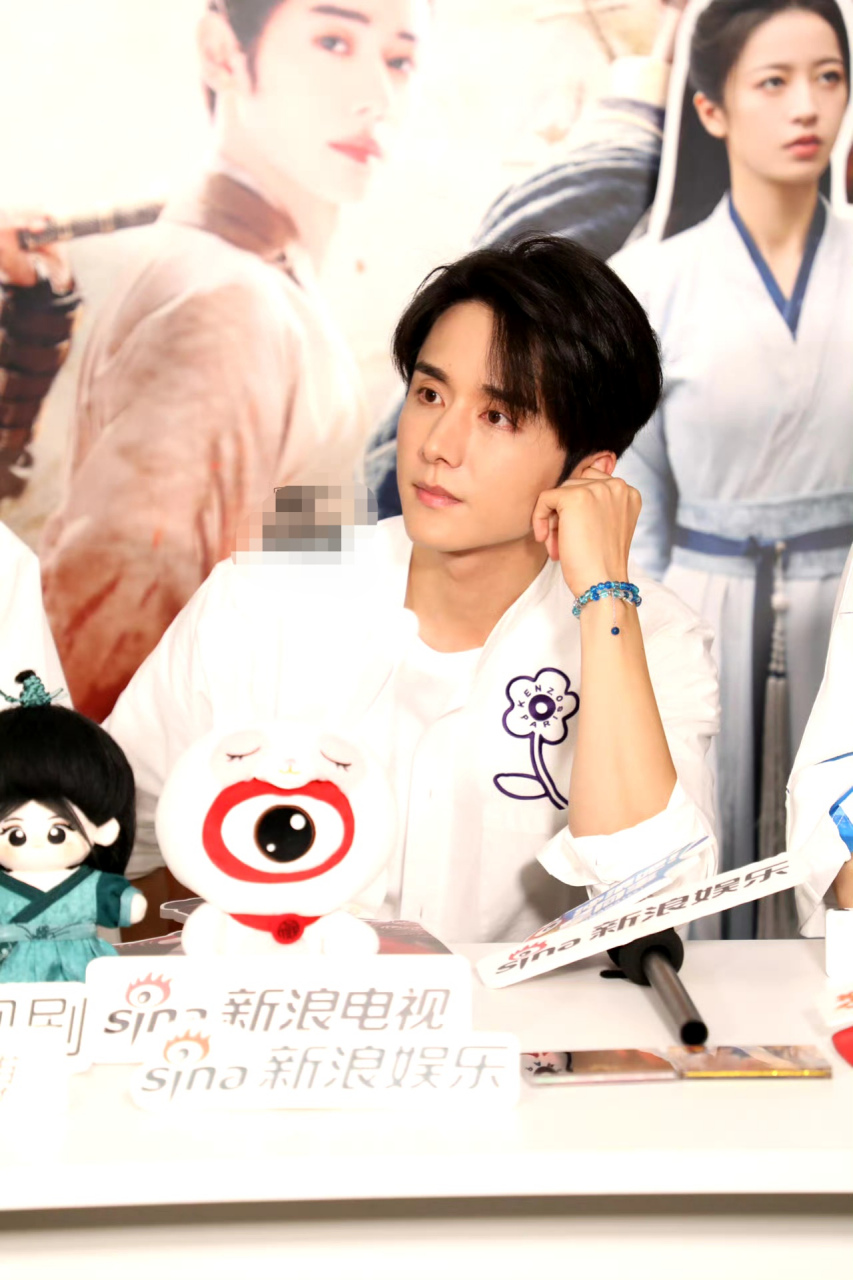 张新成大宋少年志扫楼# 张新成《大宋少年志2》活动生图来了,白衬览