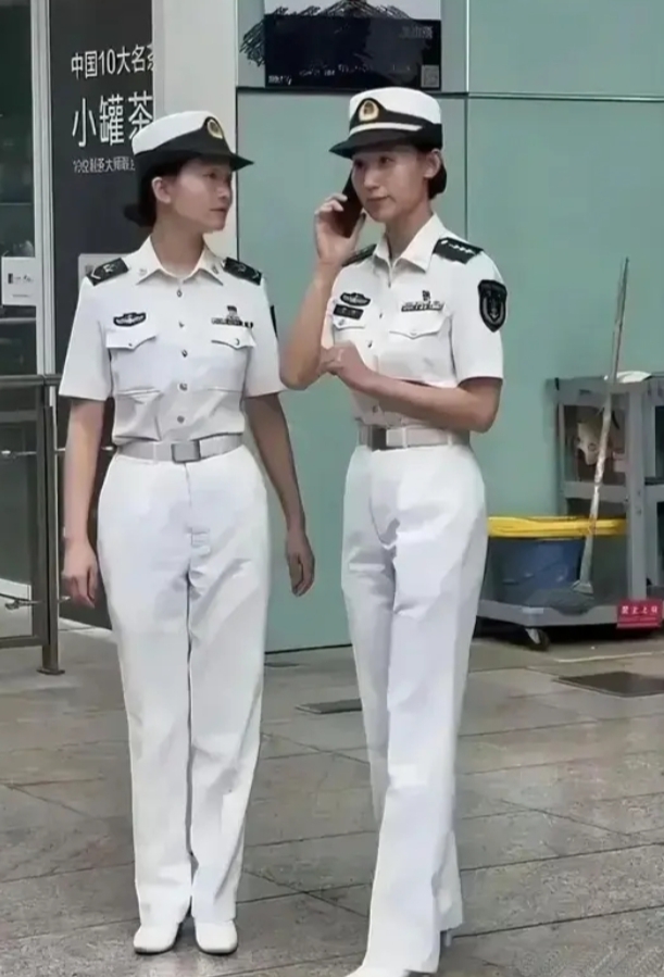 中国海军军服女兵图片