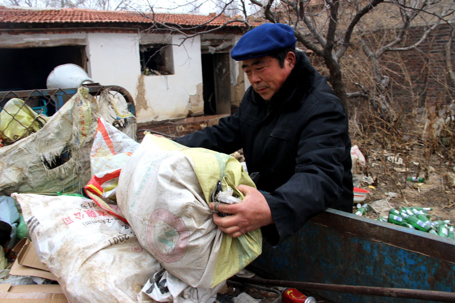 低保户捡到3千元后毫不动心——中国好人王宝江的故事 王宝江是山东