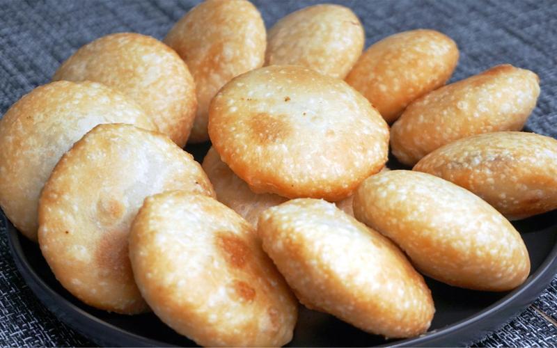 河南许昌市十大小吃美食 一,许昌烩饼 二,禹州粉条 三,石象豆腐 四