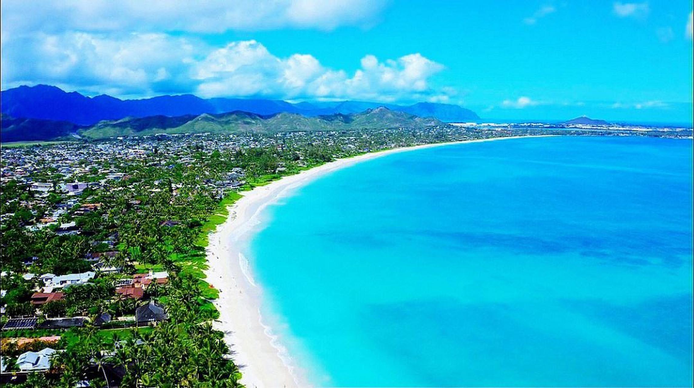 夏咸夷山火如此严重 美国夏威夷毛伊县官员11日称,几乎将毛伊岛一个