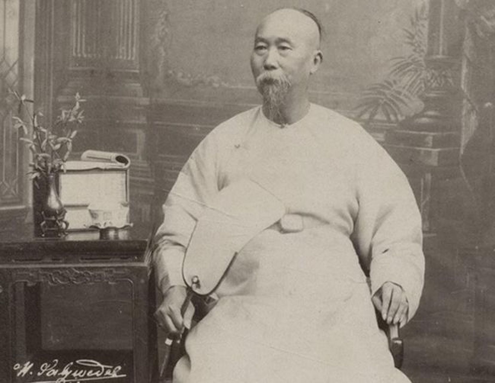 宋育仁:直攻日本长崎和东京 中日甲午战争爆发时,宋育仁正在伦敦,任
