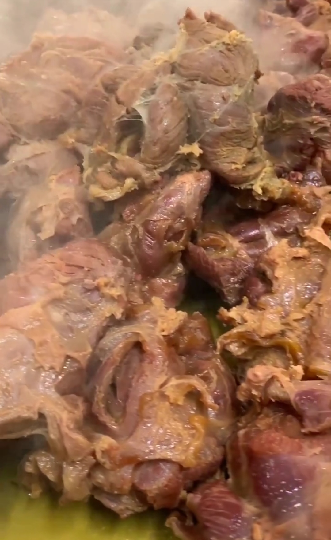 后来你会发现,能治愈你的是睡觉,是美食,是动物