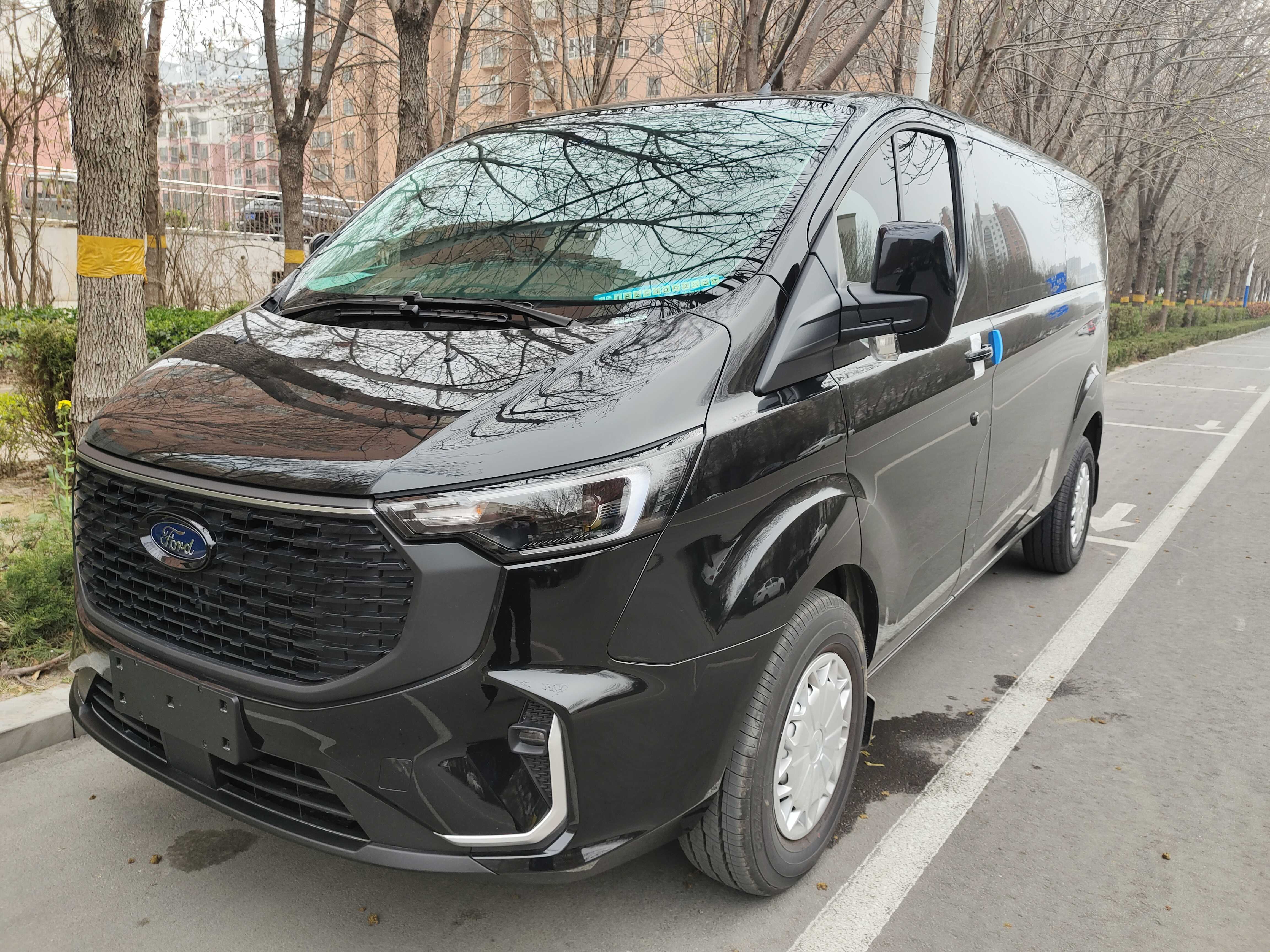 出租9座豪华商务车 正在接单中:全国各地旅游,业务考察,外地学习,走亲