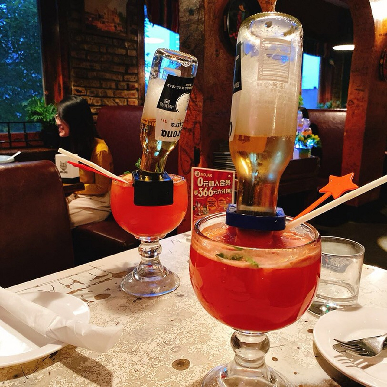 宝贝们,anna之后会增加塔罗直播哦,直播期间会有免费的粉丝福利占卜