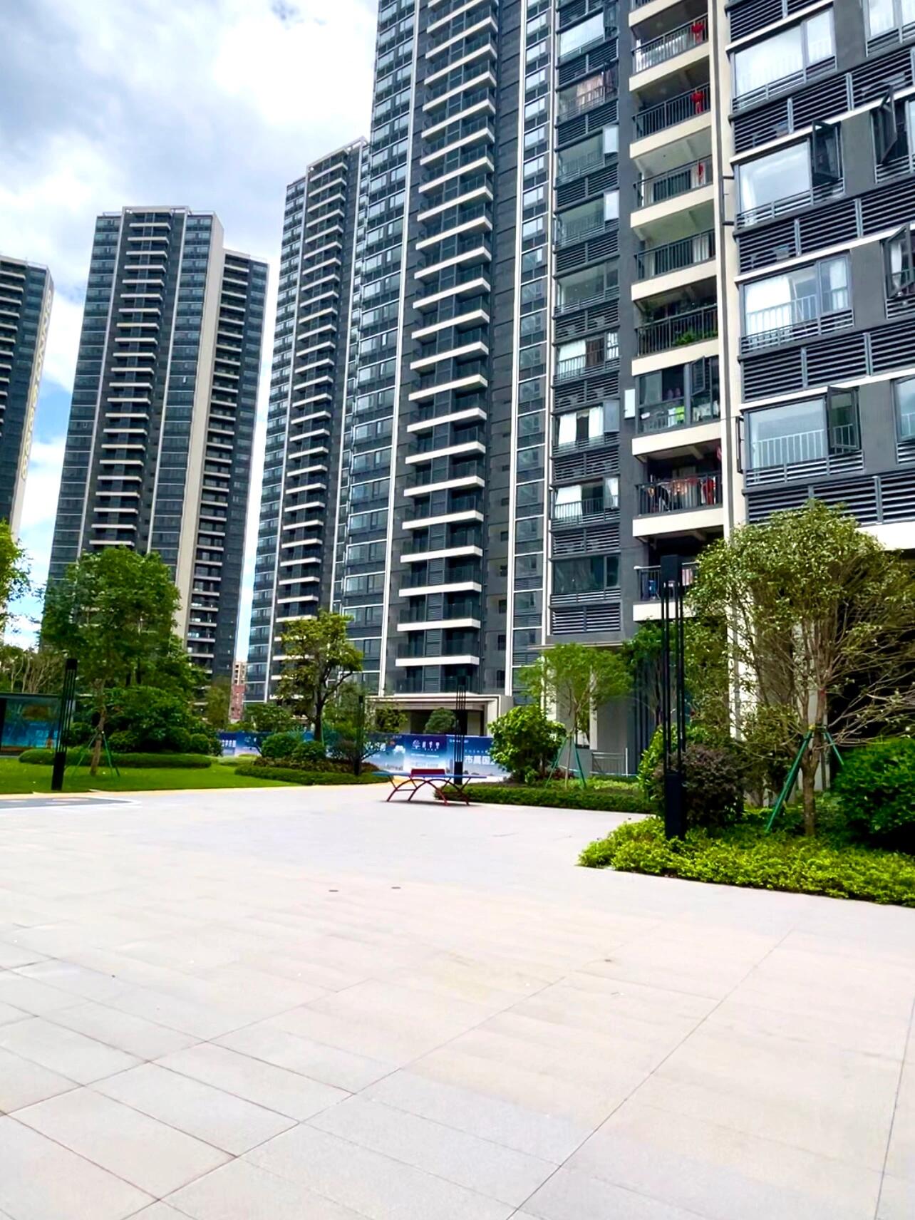 佛山高明80万的房子,70万卖不掉,65万依然卖不掉,现在血亏了10万,甚至