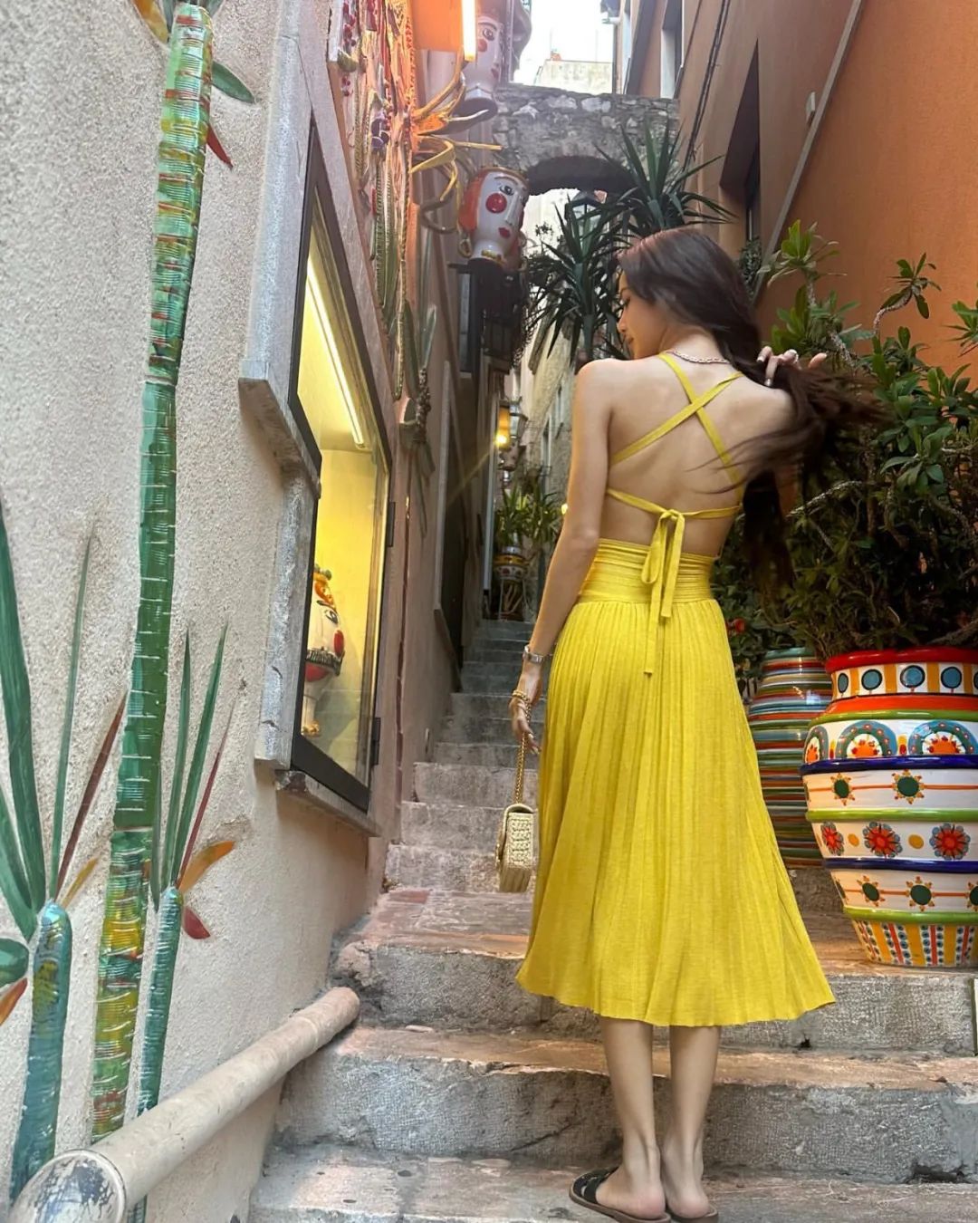 78lisa去沙滩度假06好辣99好辣99#blackpink# #人间芭比lisa