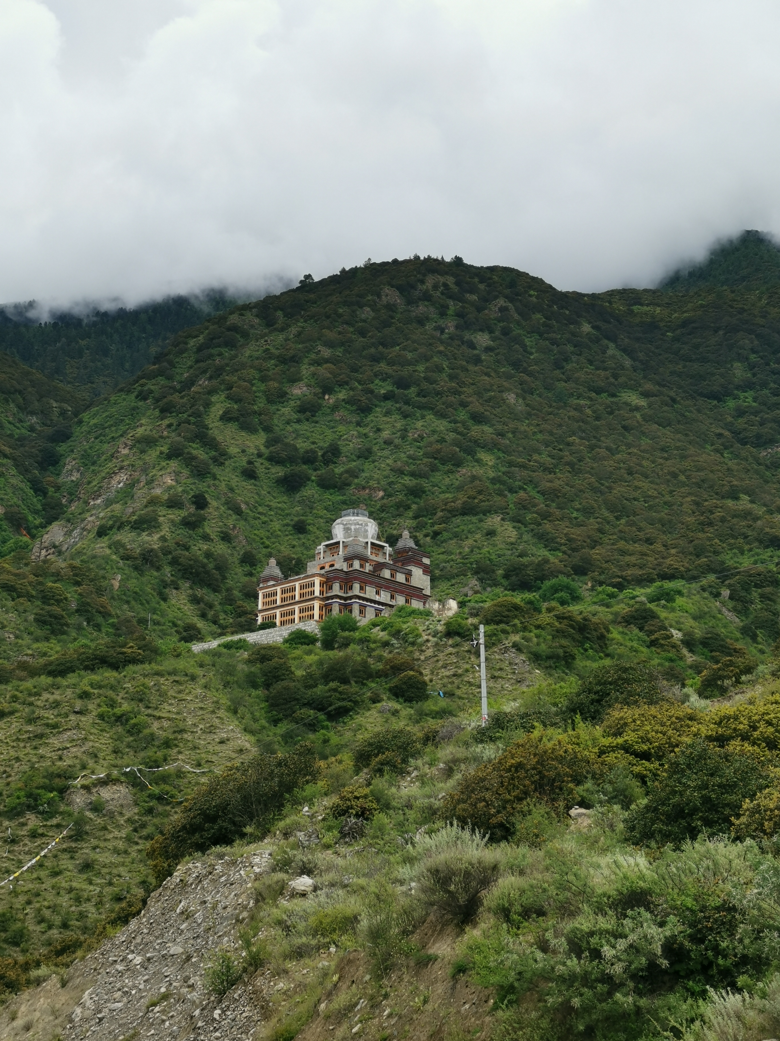 西藏之旅之雅鲁藏布江大峡谷,"漫步西藏索松村,雪山脚下江水涌,每一缕