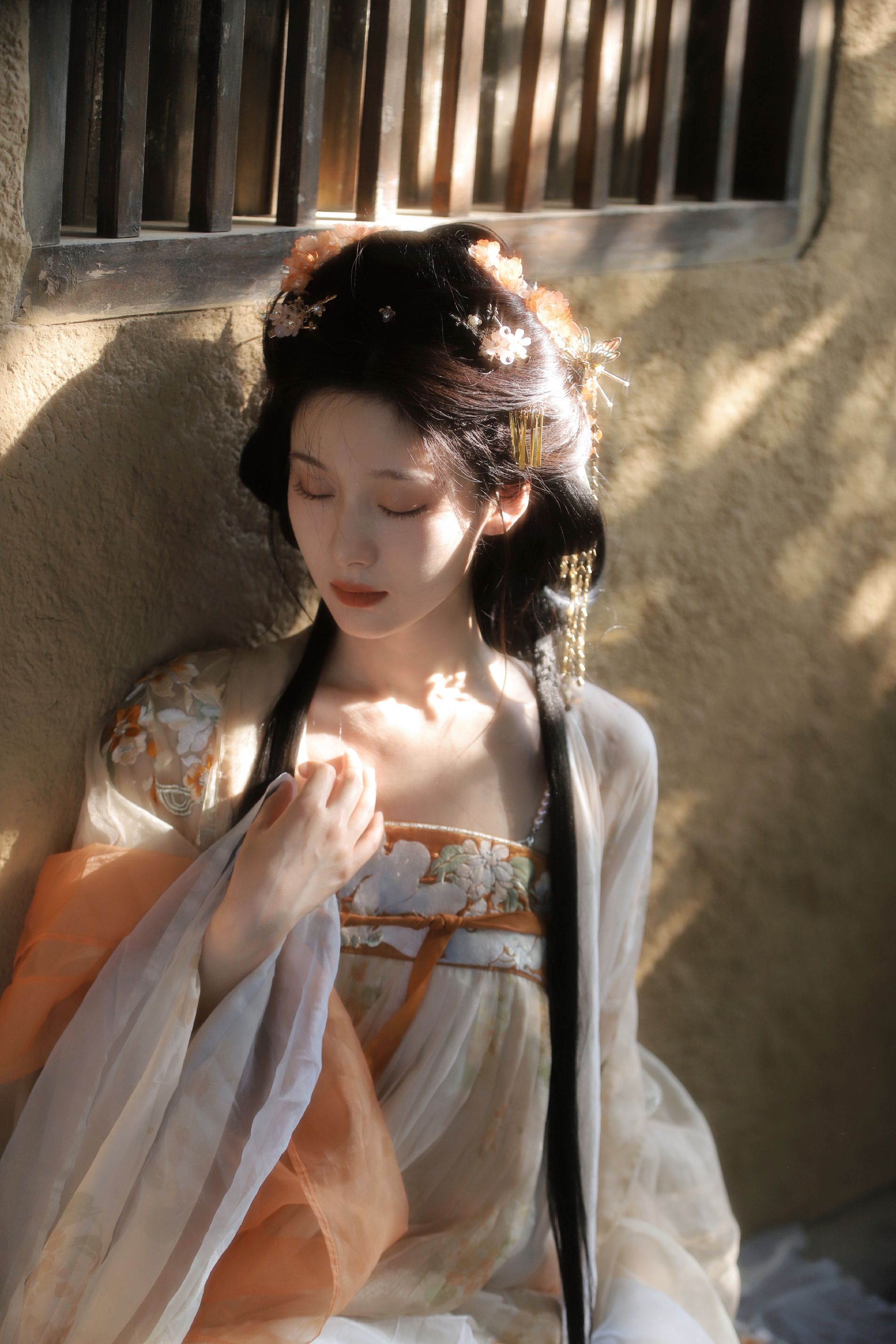 王子璇一袭古风汉服写真,清新优雅好迷人.#明星穿搭# #王子璇