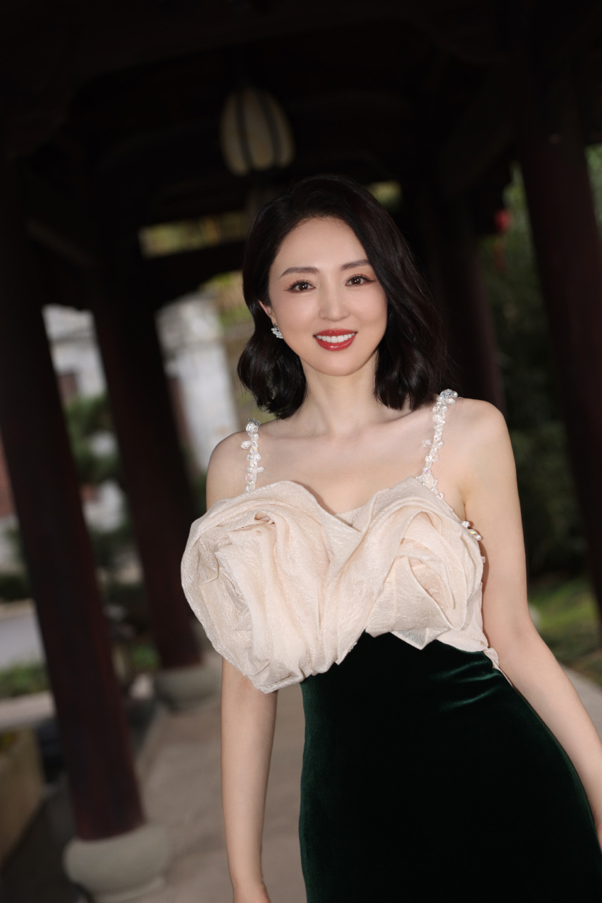 明星穿搭# #董璇