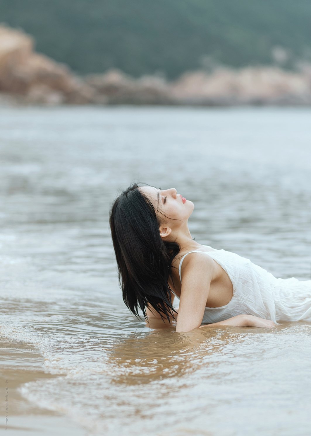 比心女神夏天图片