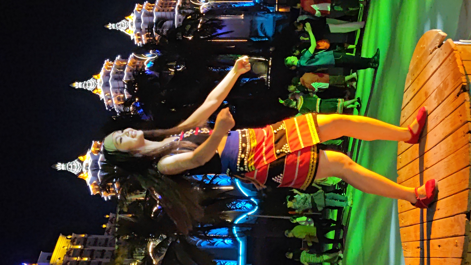 2024南行记第31天西双版纳篇,在星光夜市参加活动得到一对水灯,却不