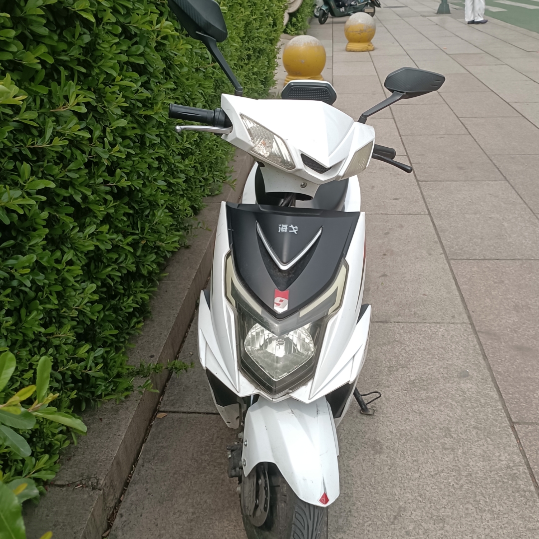 出个人自用海戈电动车,车况非常好,平时骑的不多,无摔过,无磕过,电池