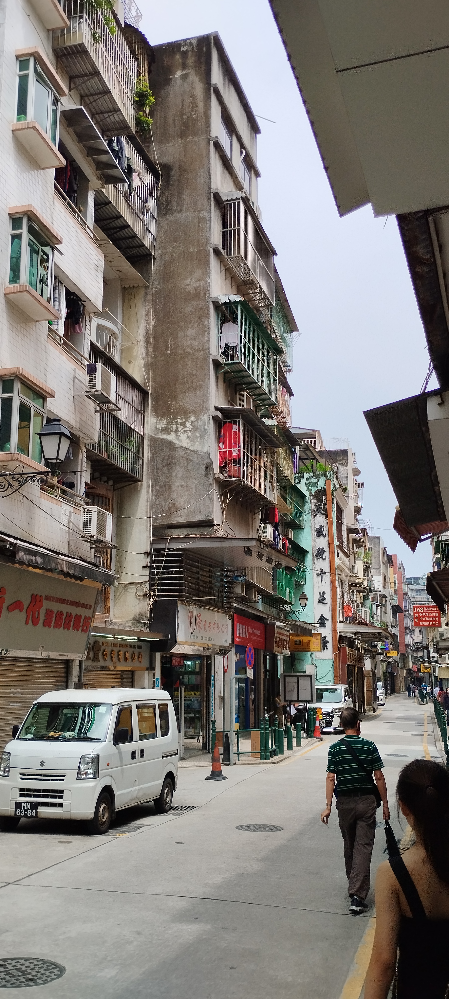 十月初五街作为中国澳门地标性的文化街区,拥有着400多年的历史文化