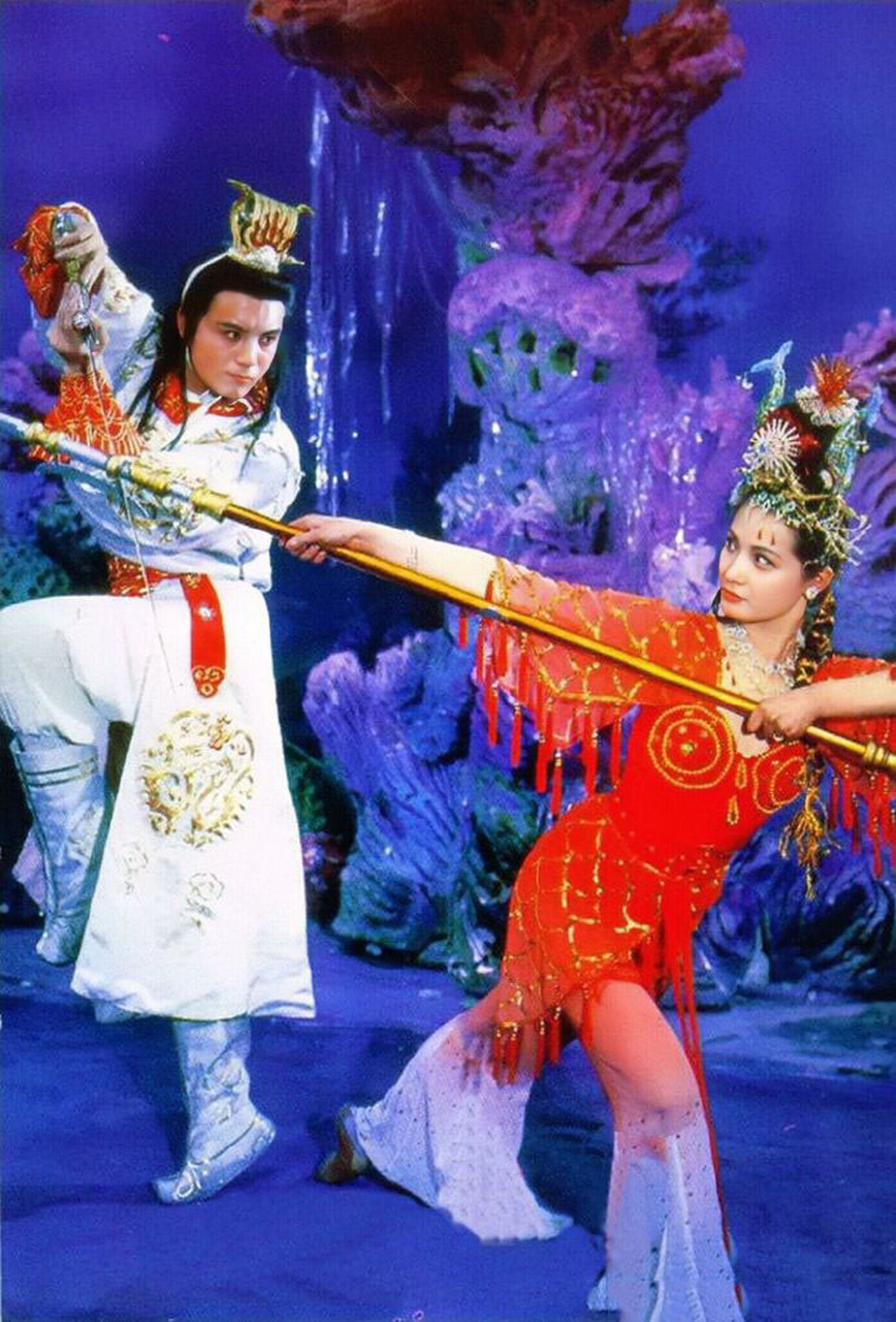 在古代的神话故事中,万圣公主选择了九头虫作为伴侣,而不是小白龙