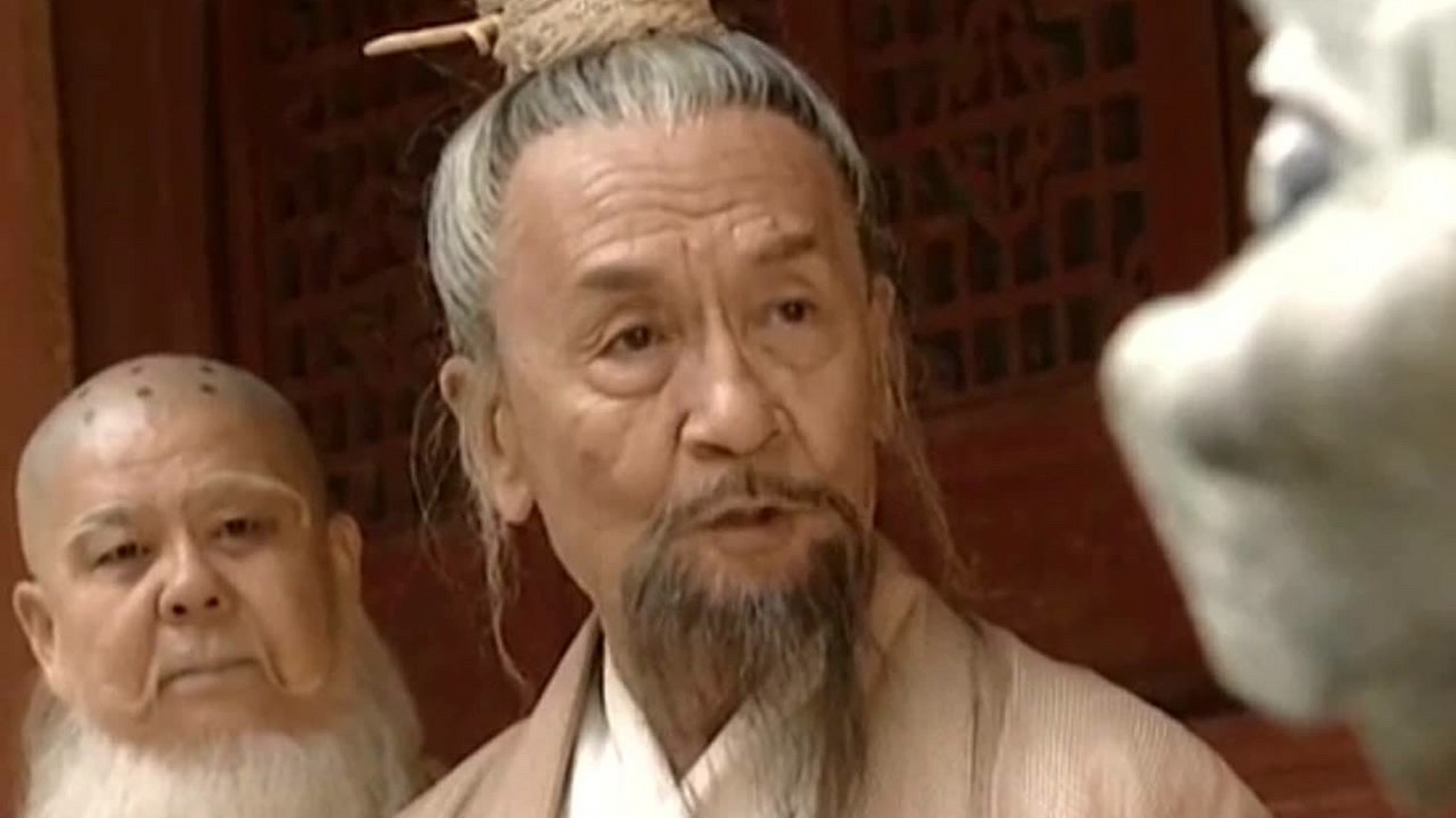 家惨遭余沧海毒手,但为何林平之外公金刀王元霸却不敢出头为林家报仇?