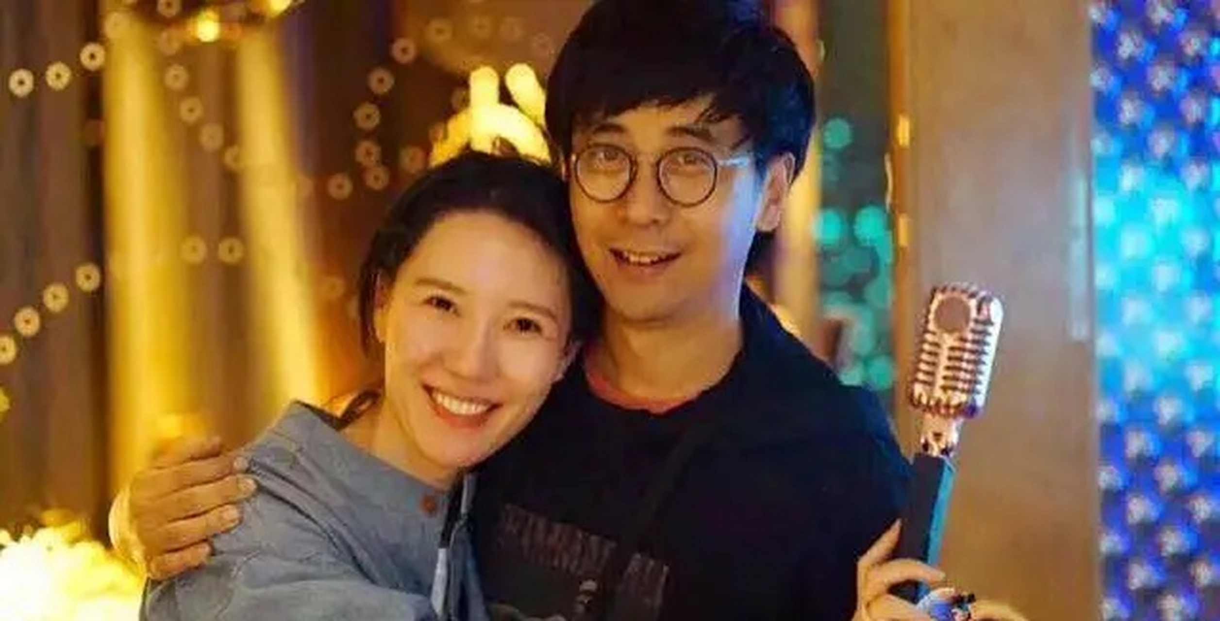 王学圻的第一任妻子叫孙昌宁,婚后夫妻育有一子王大庆,两人的婚姻持续