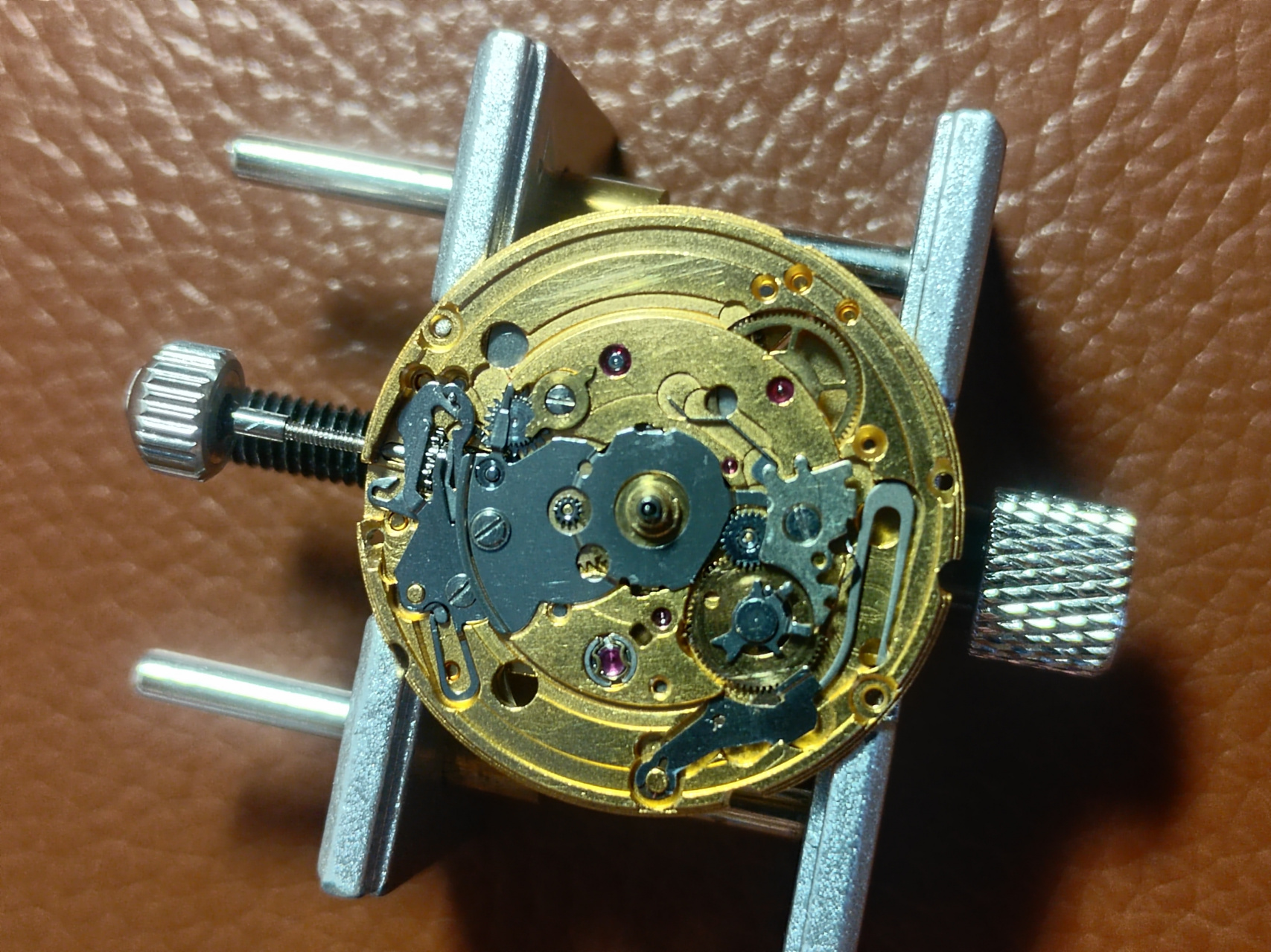 英纳格 2836年久失修,磨损严重更换配件,机芯维修保养完成 感谢表友