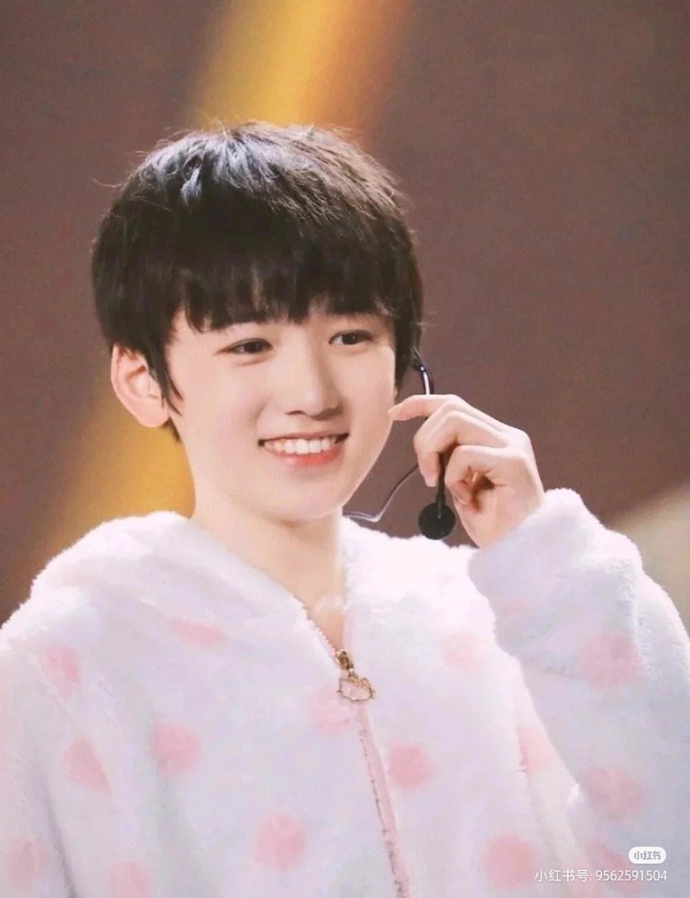 轩轩,你怎么就长大了呢～ #宋亚轩# #追星# #时代少年团宋亚轩