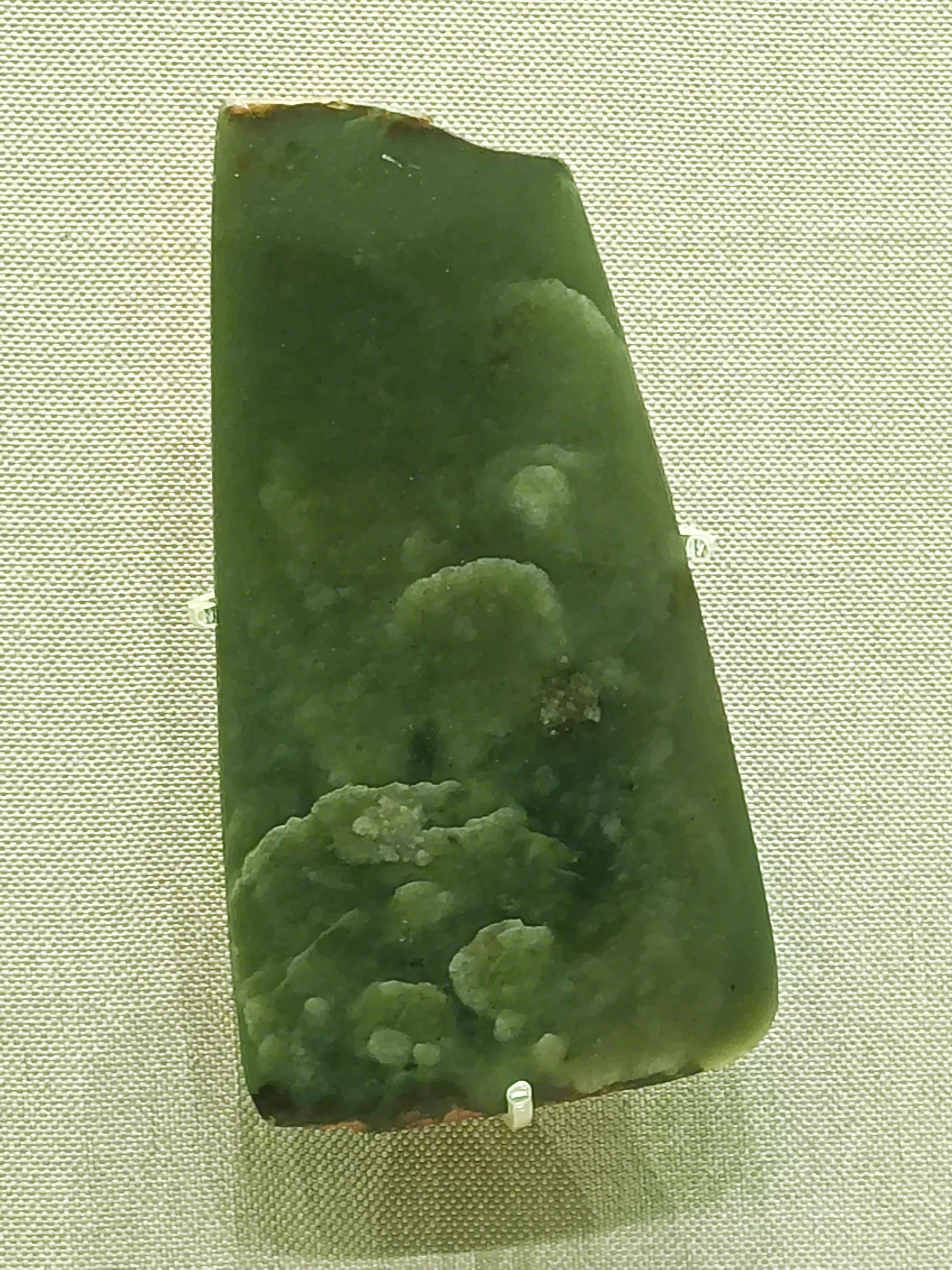 参观了内蒙古博物院,方知远古时期人类所用的玉斧石斧材质有多好!